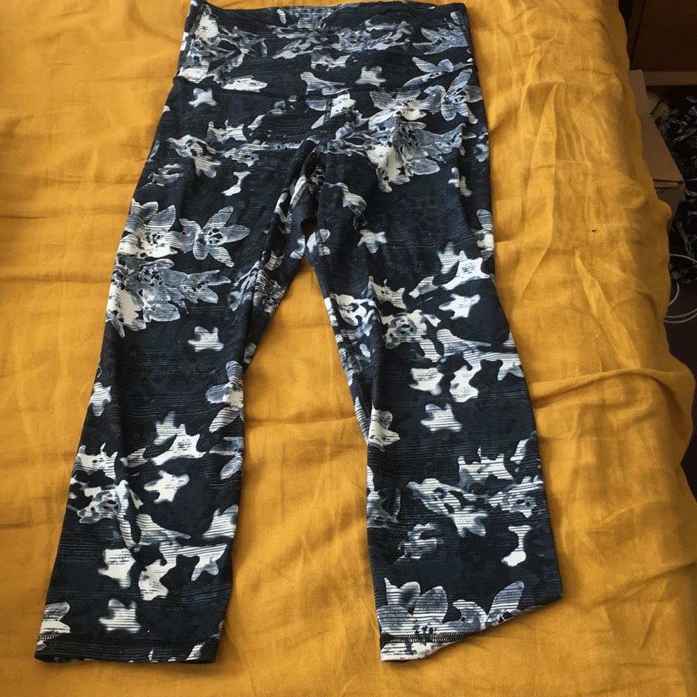 Old Navycropped leggings in M tall
